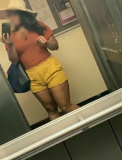 Isabell, 34