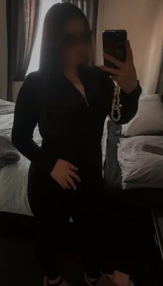 Kira, 25
