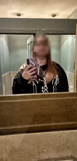 Lotta, 21