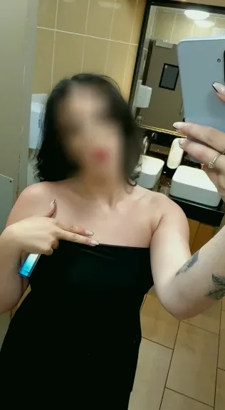 Sarah, 27