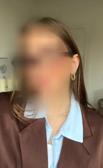 Selina, 32