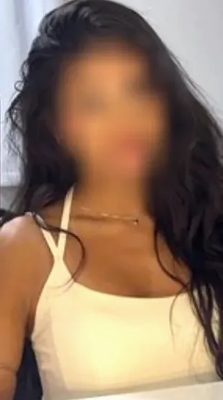Simone, 26